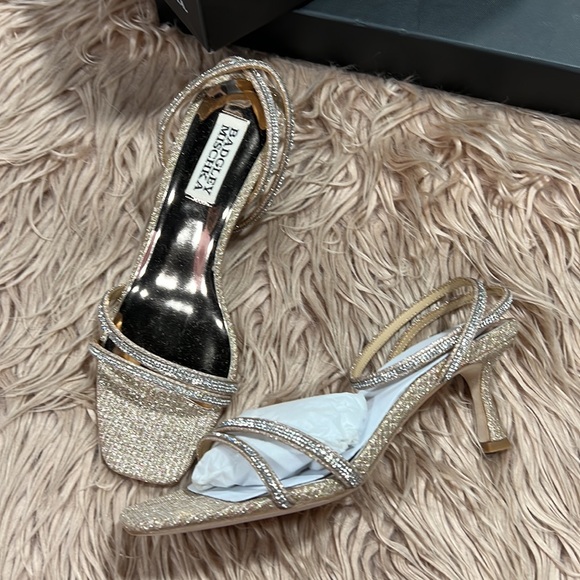 Badgley Mischka Brand Ultra Kitten Heels - Picture 4 of 7